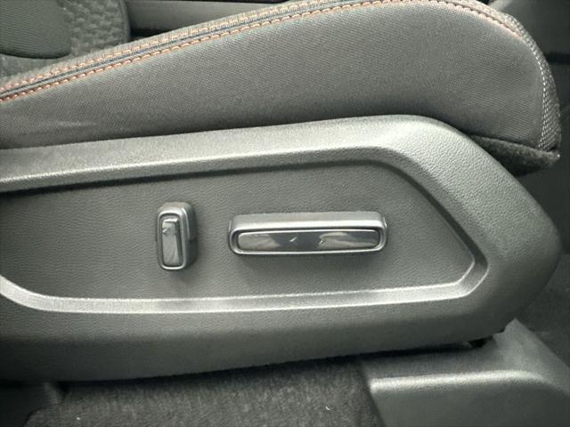 new 2025 Honda Pilot car, priced at $40,303