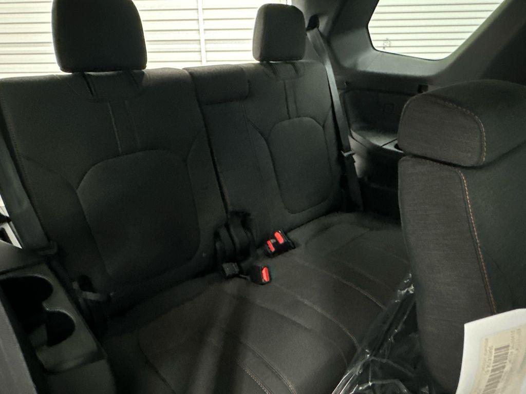 new 2025 Honda Pilot car, priced at $40,303