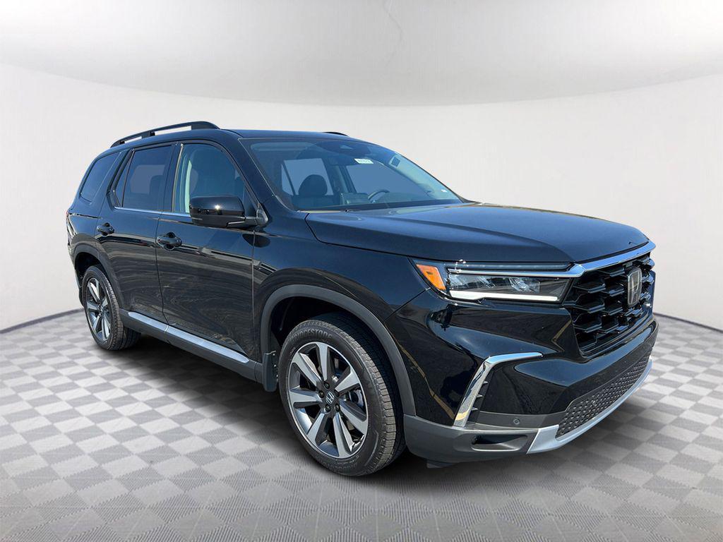 new 2025 Honda Pilot car, priced at $46,319