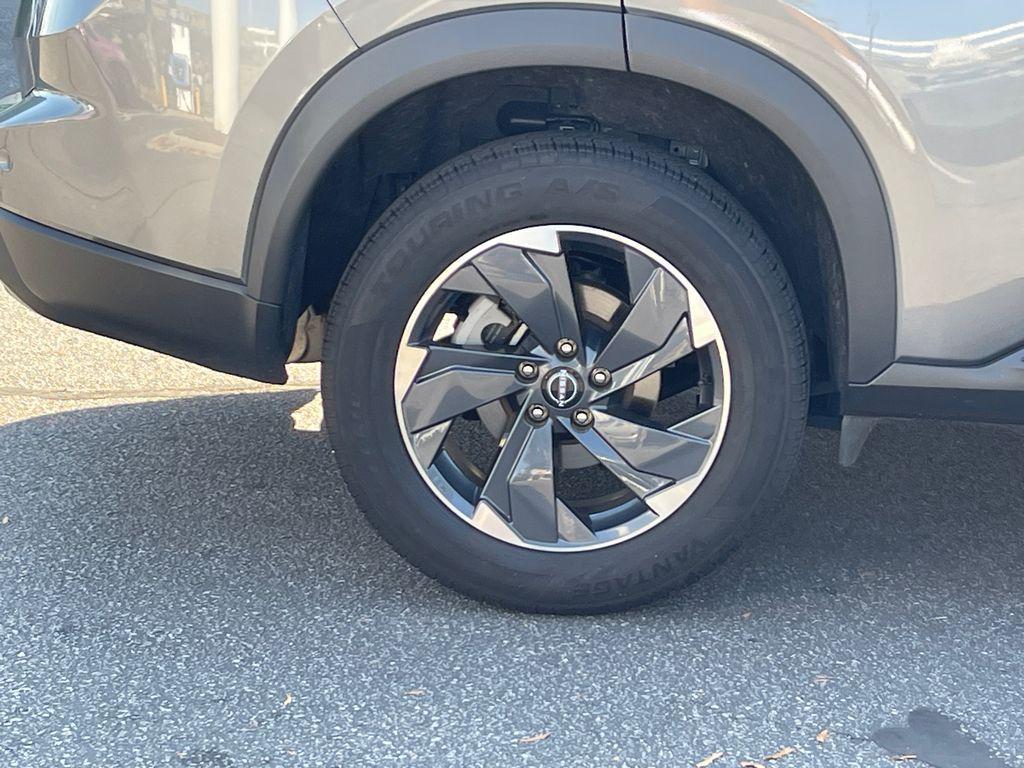 used 2024 Nissan Rogue car, priced at $23,986