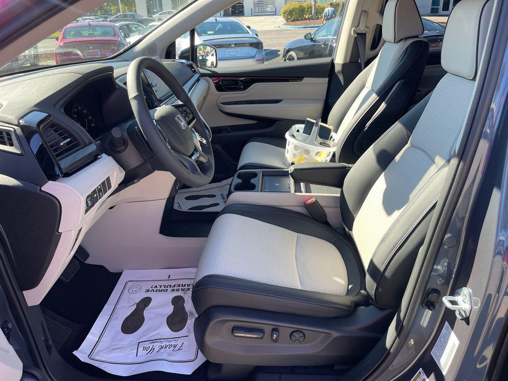new 2026 Honda Odyssey car, priced at $49,067