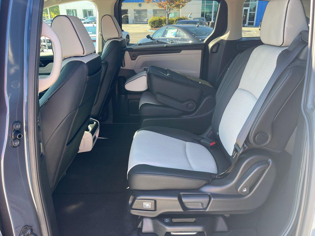 new 2026 Honda Odyssey car, priced at $49,067