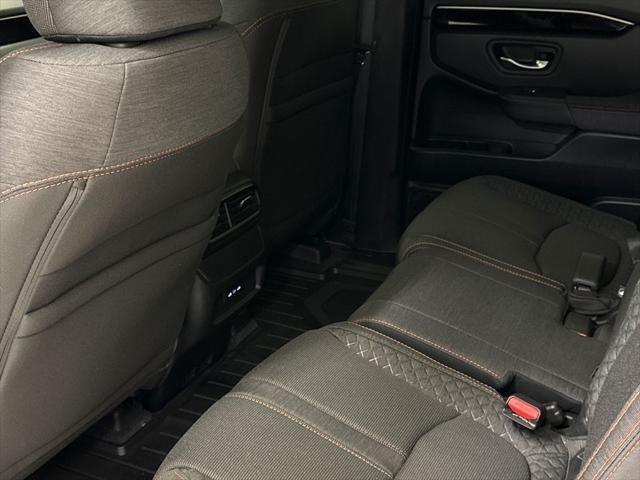 new 2025 Honda Pilot car, priced at $41,878