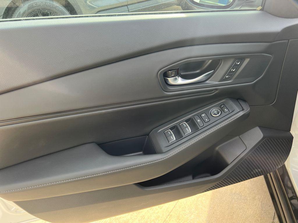 new 2025 Honda Accord Hybrid car, priced at $35,233