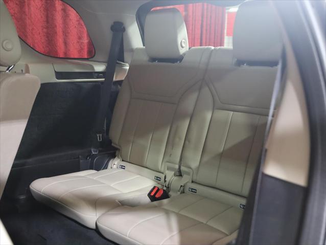 used 2018 Land Rover Discovery car, priced at $19,950