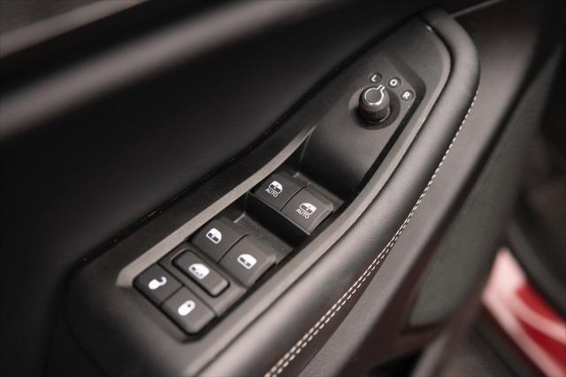 used 2025 Jeep Grand Cherokee car, priced at $39,722