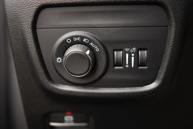 used 2025 Jeep Grand Cherokee car, priced at $39,722