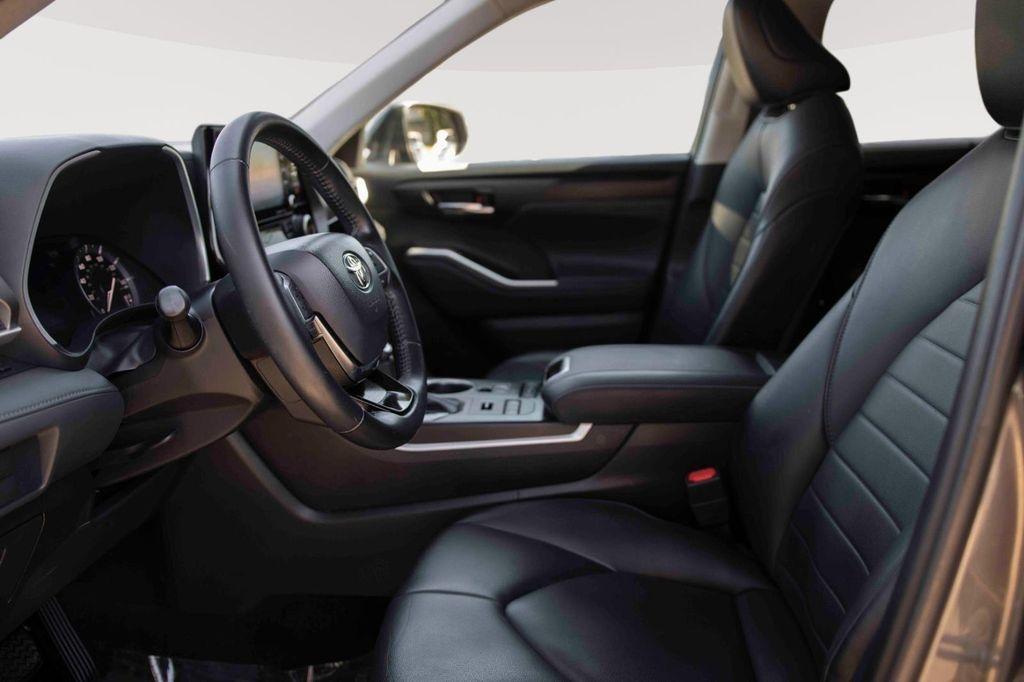used 2021 Toyota Highlander car, priced at $25,399