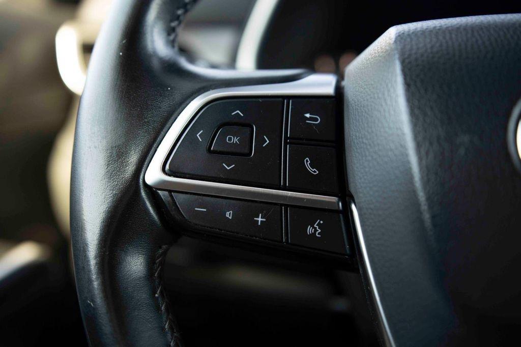 used 2021 Toyota Highlander car, priced at $25,399