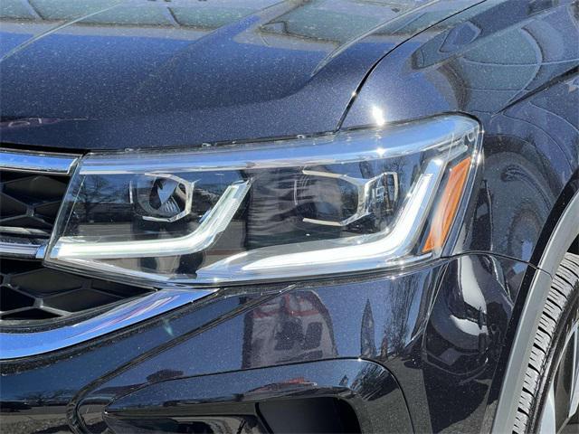 used 2024 Volkswagen Taos car
