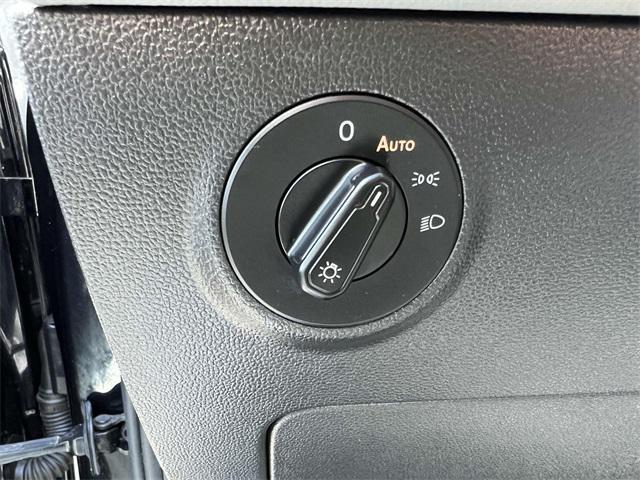 used 2024 Volkswagen Taos car
