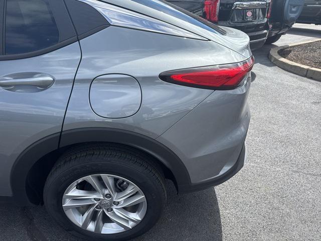 new 2025 Buick Envista car, priced at $26,680