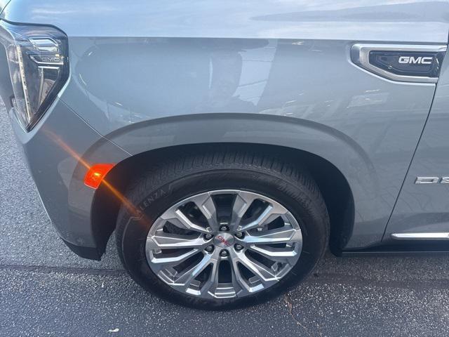 used 2024 GMC Yukon XL car, priced at $71,900