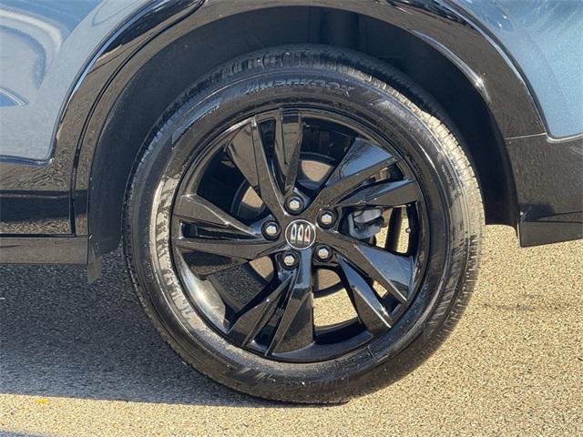 used 2024 Buick Encore GX car, priced at $23,900