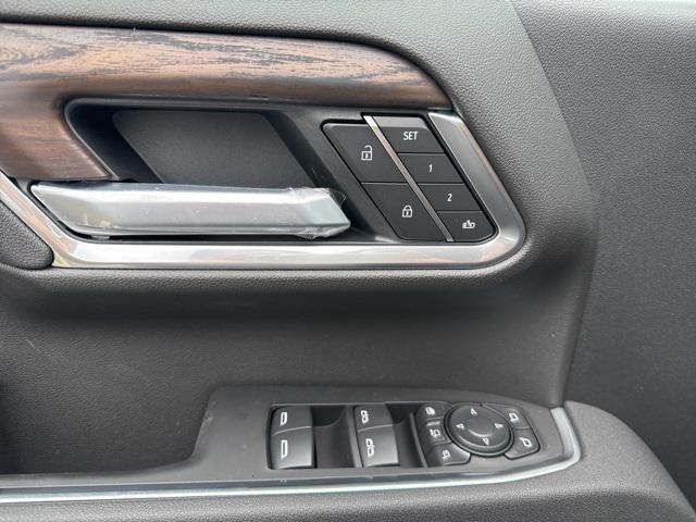 new 2025 GMC Sierra 2500 car, priced at $75,115