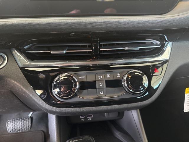 new 2025 Buick Envista car, priced at $28,875
