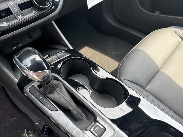 new 2025 Buick Envista car, priced at $28,820