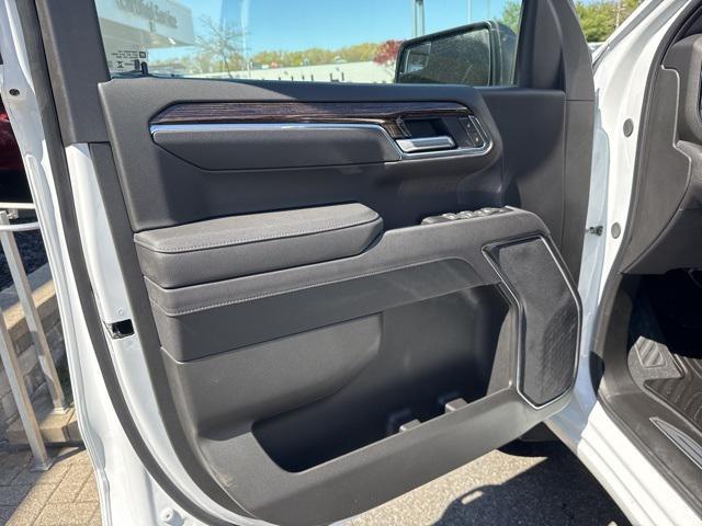 new 2025 GMC Sierra 1500 car, priced at $47,395