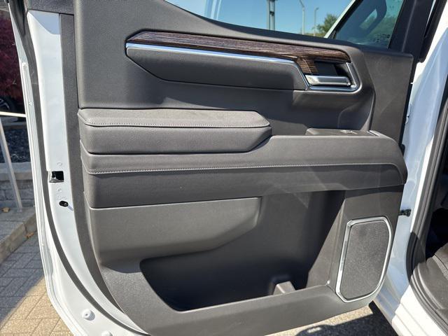 new 2025 GMC Sierra 1500 car, priced at $47,395
