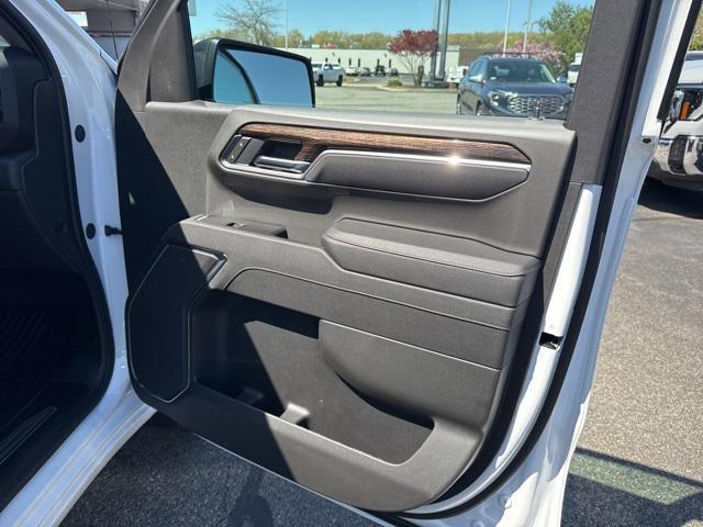 new 2025 GMC Sierra 1500 car, priced at $47,395