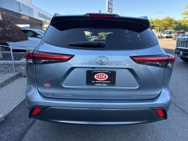 used 2020 Toyota Highlander car, priced at $31,900