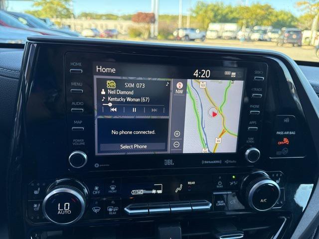 used 2020 Toyota Highlander car, priced at $31,900