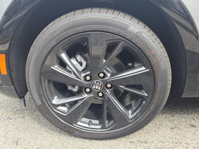 new 2025 Buick Envision car