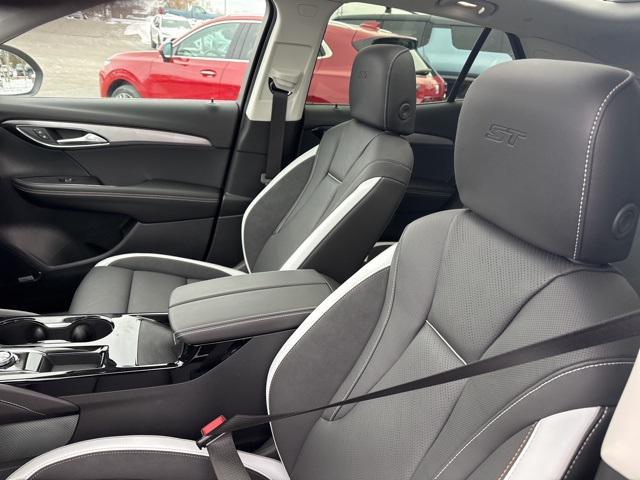 new 2025 Buick Envision car