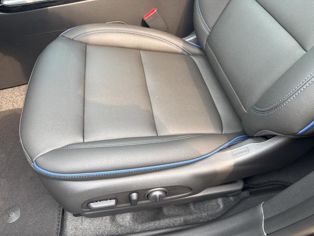 new 2025 Buick Envista car, priced at $30,070
