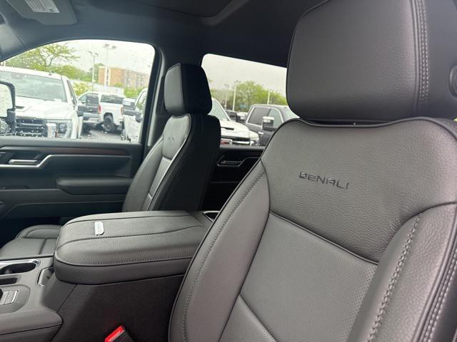 new 2025 GMC Sierra 2500 car, priced at $86,840