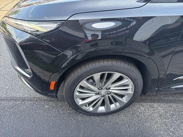 new 2024 Buick Envision car, priced at $45,900