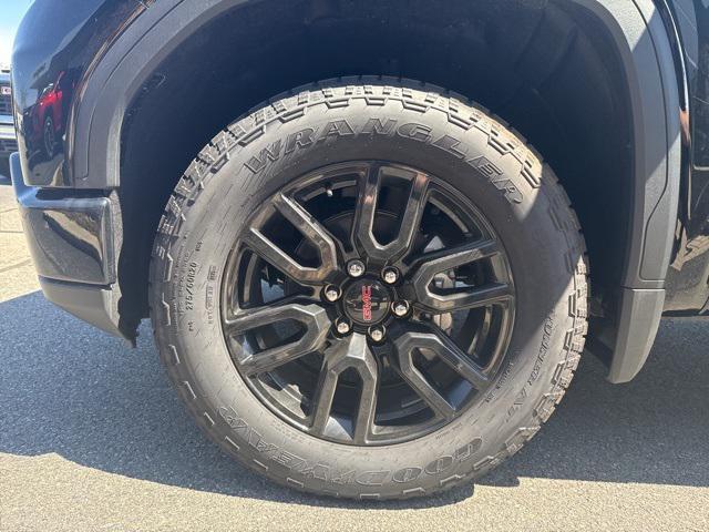 new 2025 GMC Sierra 1500 car, priced at $55,785