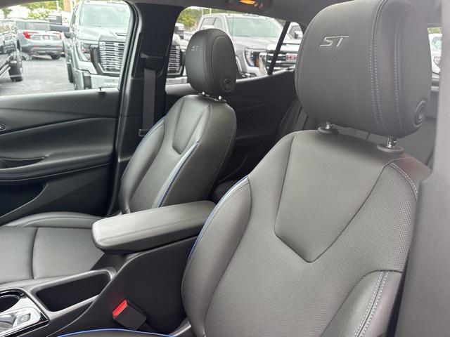 used 2025 Buick Encore GX car, priced at $27,900