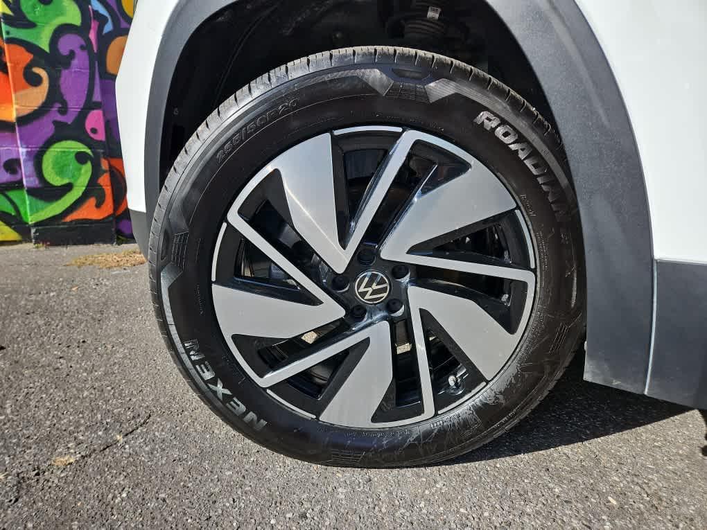 used 2025 Volkswagen Atlas car, priced at $36,230