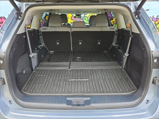used 2022 Toyota Highlander car, priced at $30,590