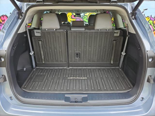 used 2022 Toyota Highlander car, priced at $30,590