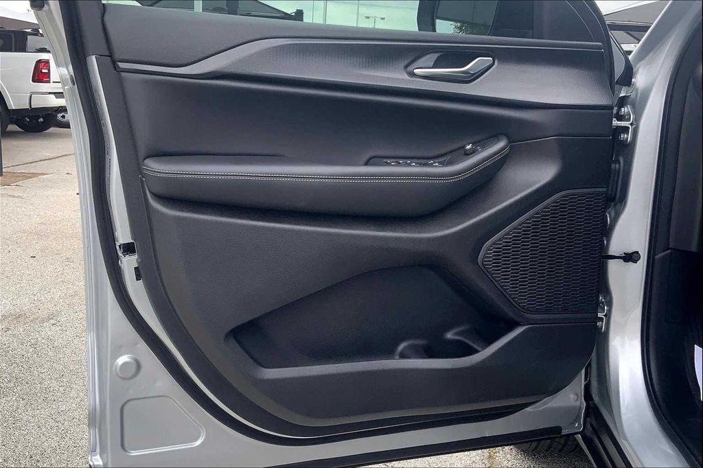 new 2025 Jeep Grand Cherokee L car, priced at $38,755