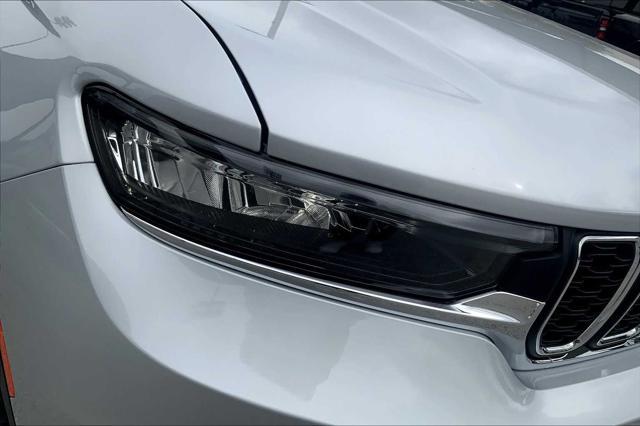 new 2025 Jeep Grand Cherokee L car, priced at $40,019