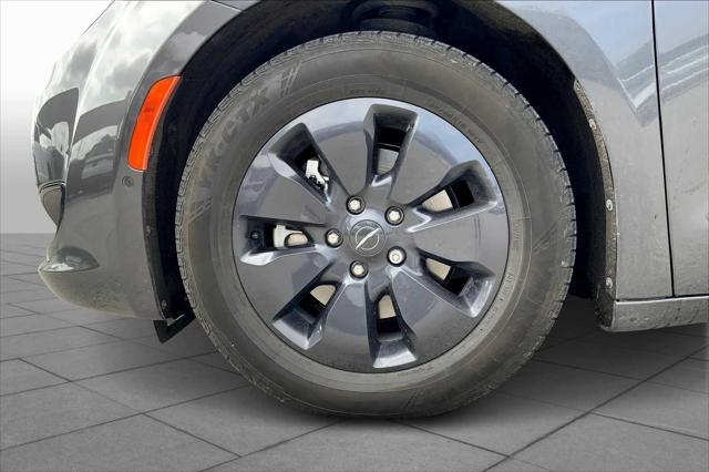 used 2020 Chrysler Pacifica Hybrid car, priced at $24,899