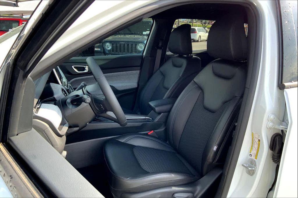 new 2025 Jeep Compass car, priced at $30,510