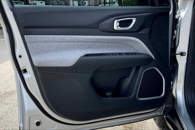 new 2025 Jeep Compass car, priced at $29,222