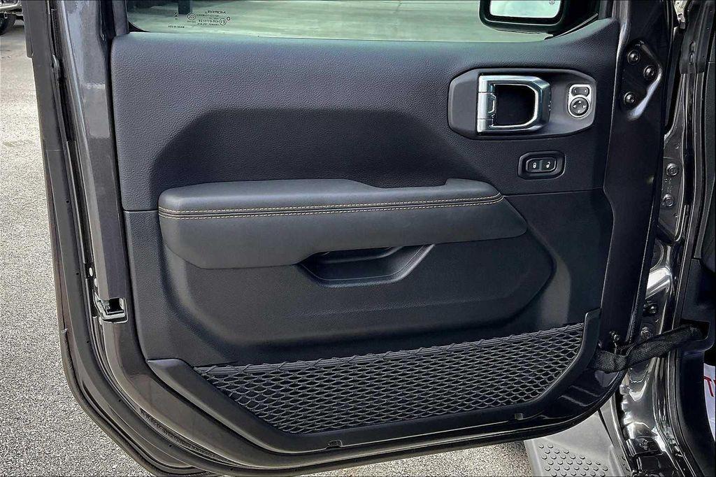 new 2025 Jeep Wrangler car, priced at $52,730