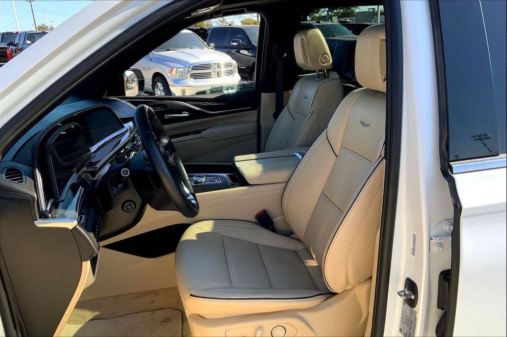 used 2024 Cadillac Escalade ESV car, priced at $85,991