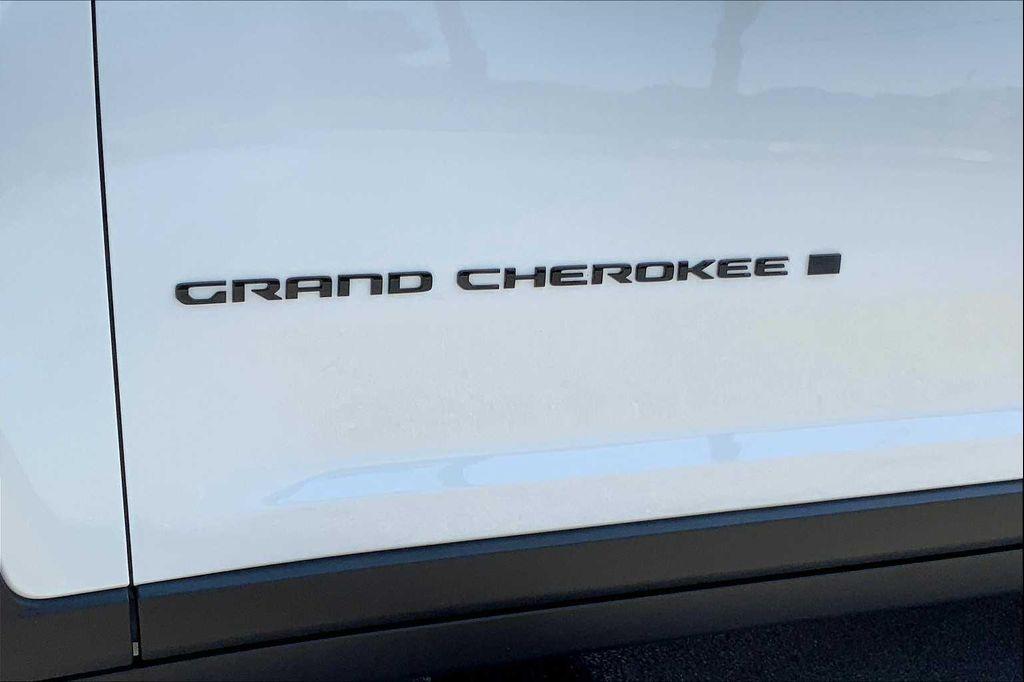 new 2025 Jeep Grand Cherokee L car, priced at $42,906