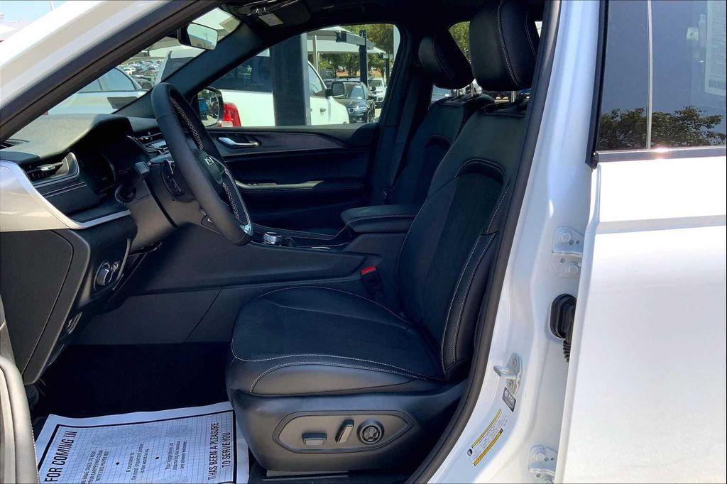 new 2025 Jeep Grand Cherokee L car, priced at $42,906