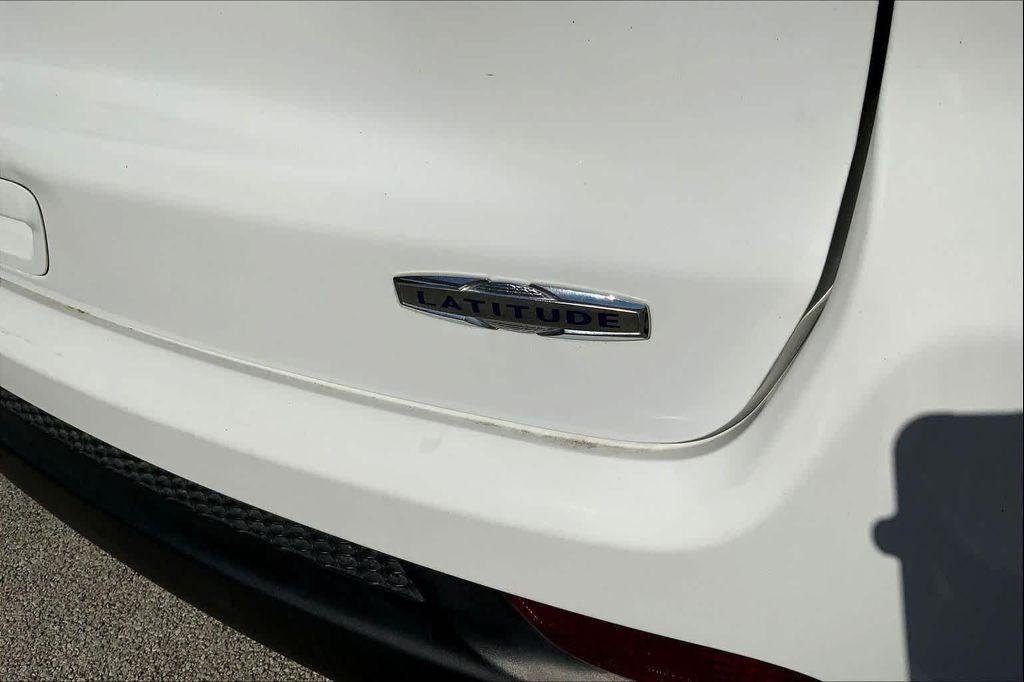 used 2022 Jeep Compass car, priced at $18,350