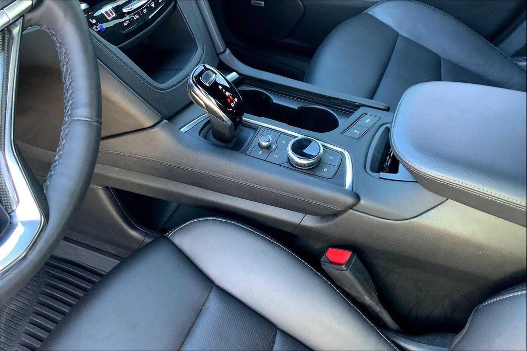used 2023 Cadillac XT6 car, priced at $39,998