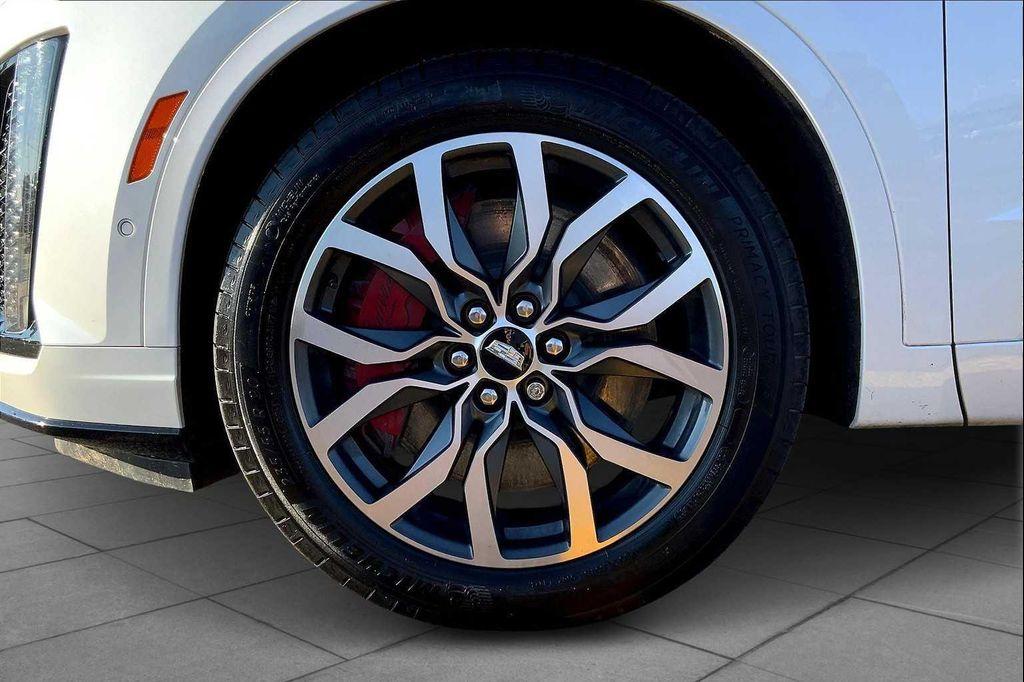 used 2023 Cadillac XT6 car, priced at $39,998