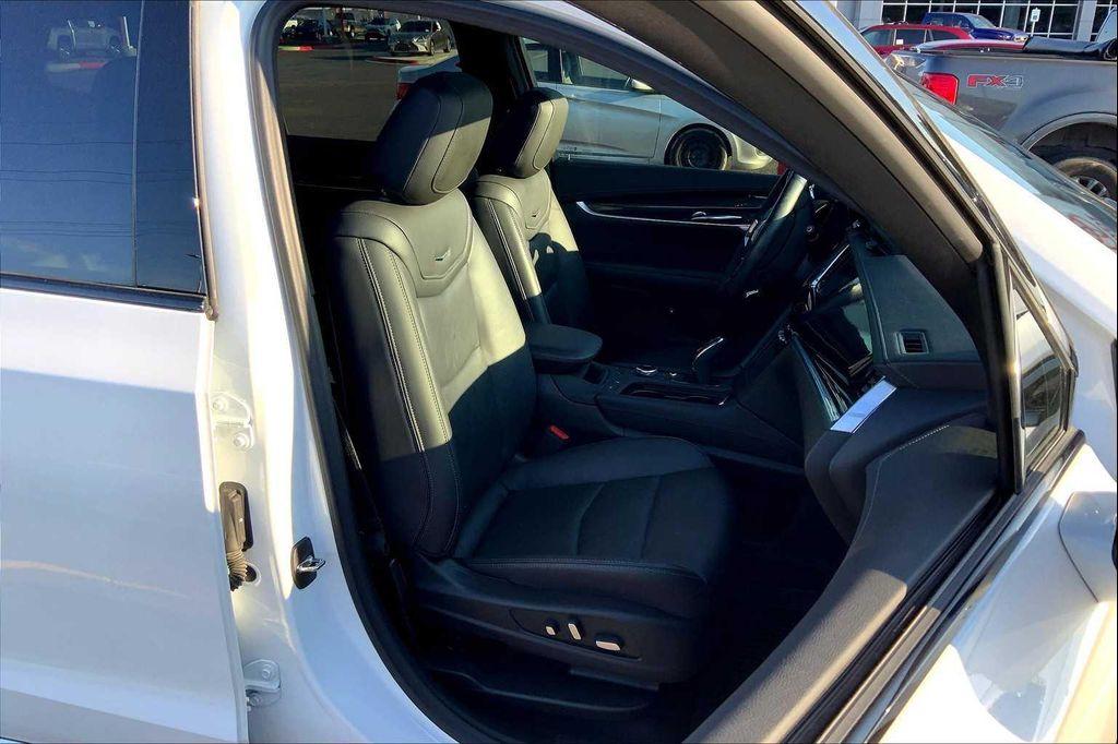 used 2023 Cadillac XT6 car, priced at $39,998