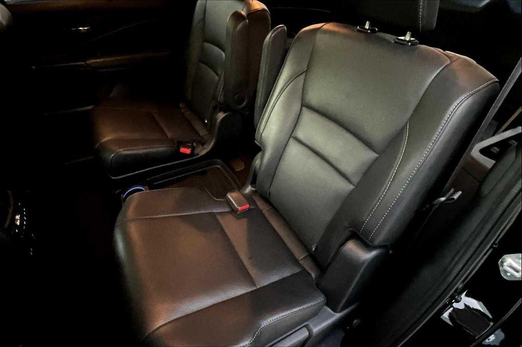 used 2021 Honda Pilot car, priced at $32,553